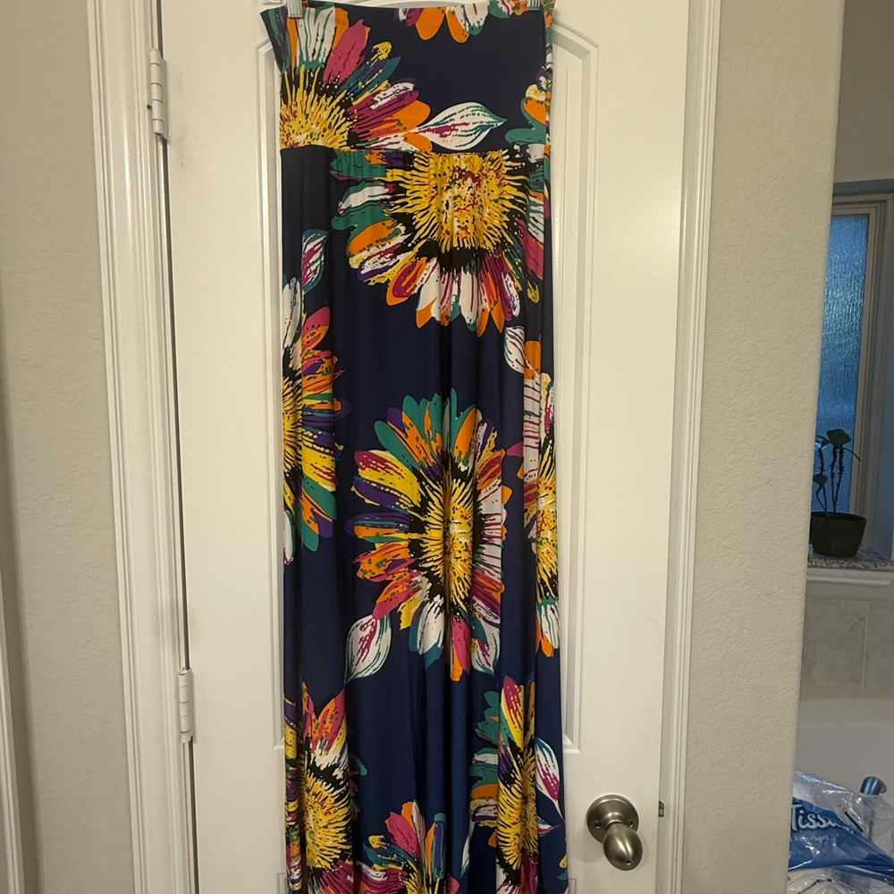 TRUE LIGHT Floral Maxi Skirt - Multicolor
